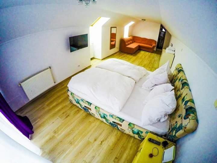 Casa Germana Hotell Lupeni  Eksteriør bilde