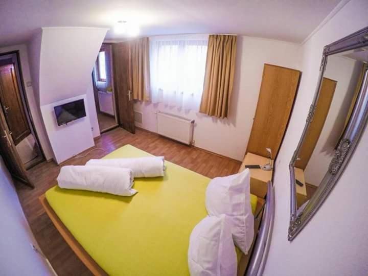 Casa Germana Hotell Lupeni  Eksteriør bilde