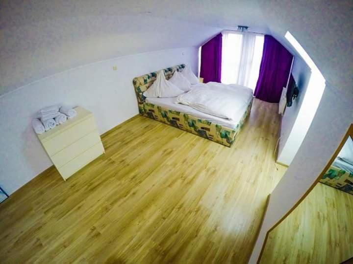 Casa Germana Hotell Lupeni  Eksteriør bilde