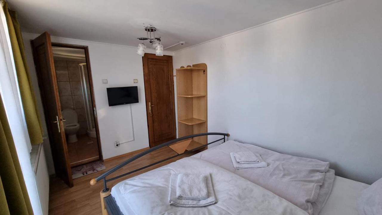 Casa Germana Hotell Lupeni  Eksteriør bilde