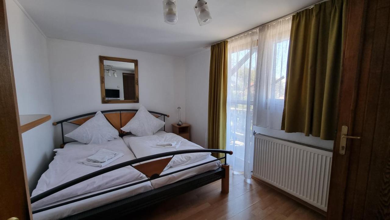 Casa Germana Hotell Lupeni  Eksteriør bilde