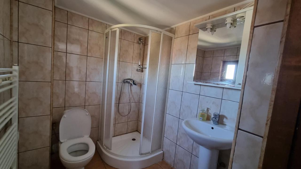 Casa Germana Hotell Lupeni  Eksteriør bilde