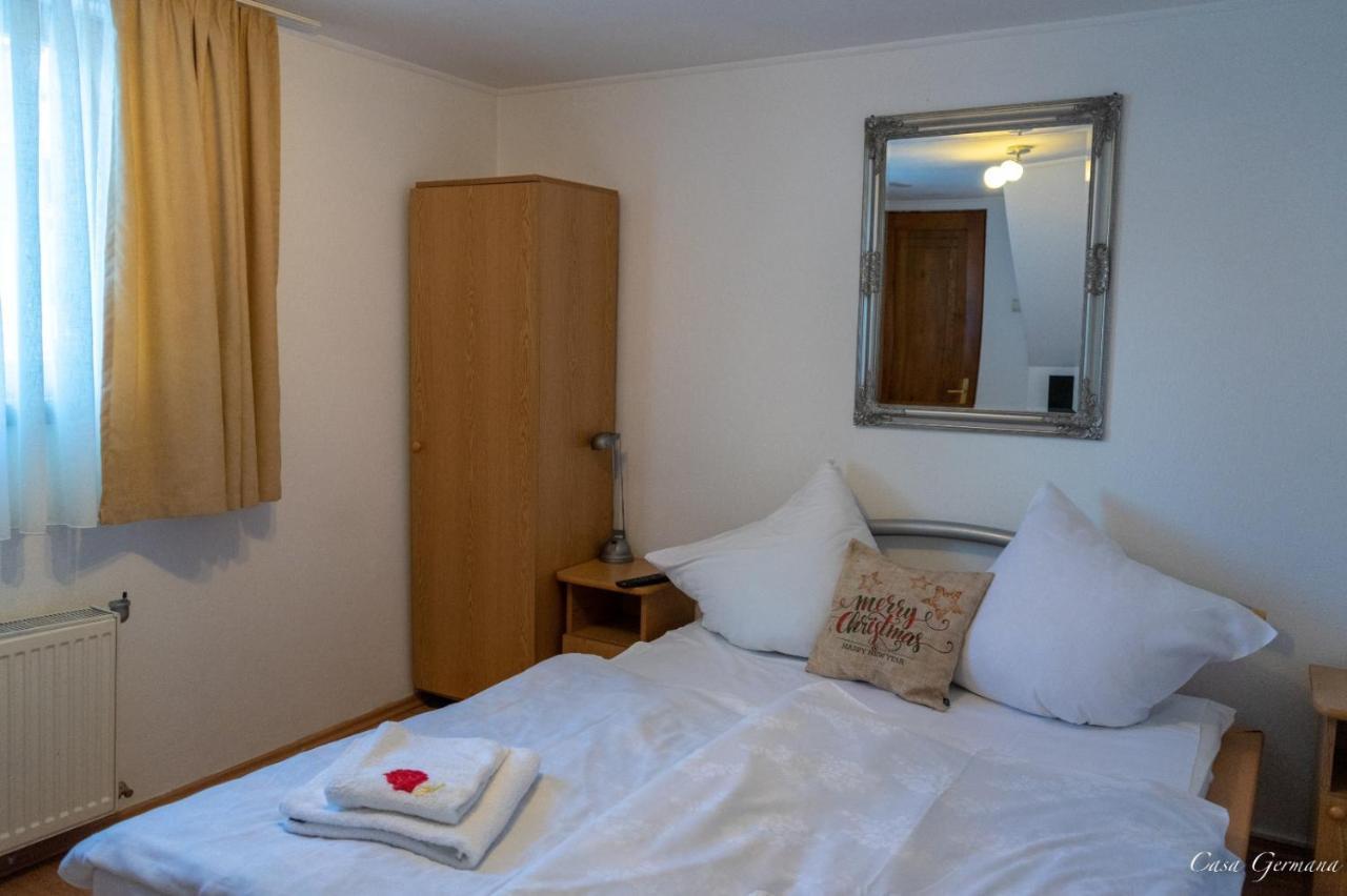 Casa Germana Hotell Lupeni  Eksteriør bilde